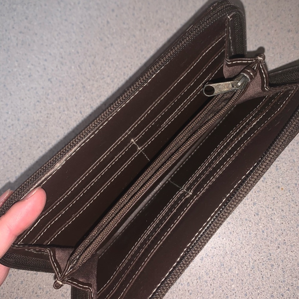 Calvin Klein Wallet - Picture 2 of 2